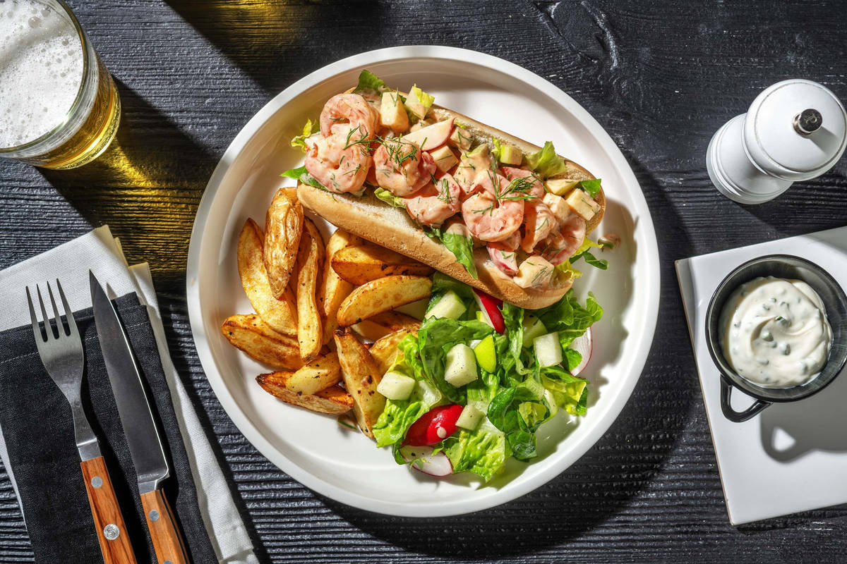 Shrimp rolls - petits pains aux crevettes à la sauce cocktail