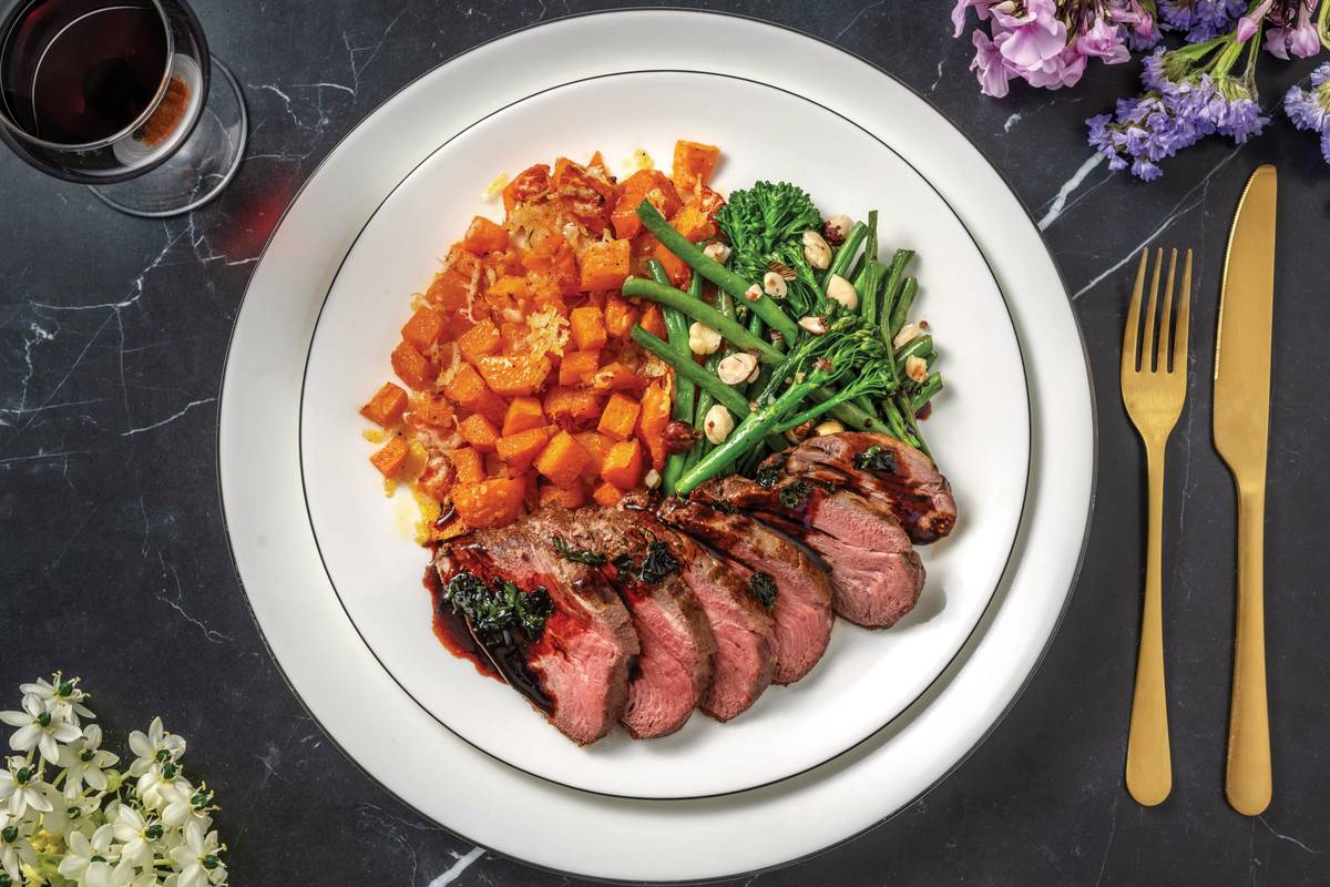 Slow-Cooked Beef & Red Wine Jus Sauce