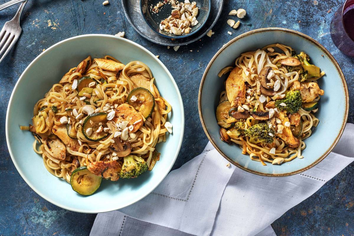 Snelle wokschotel met Japanse kipfiletreepjes