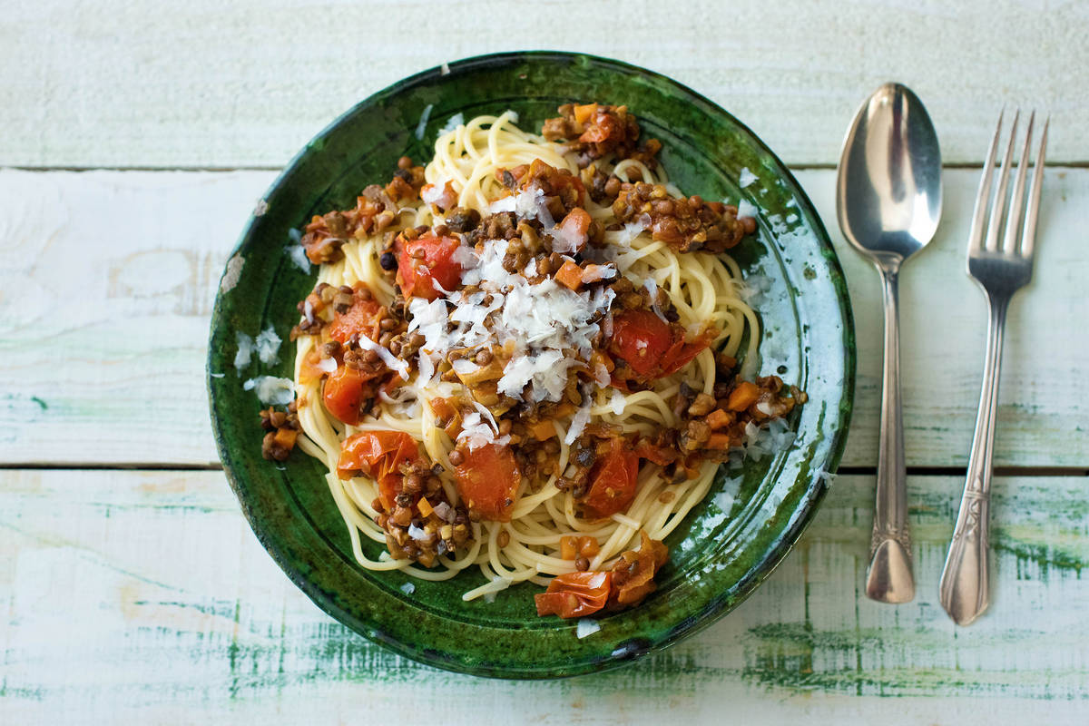 Spaghetti mit Gemüse-Bolognese