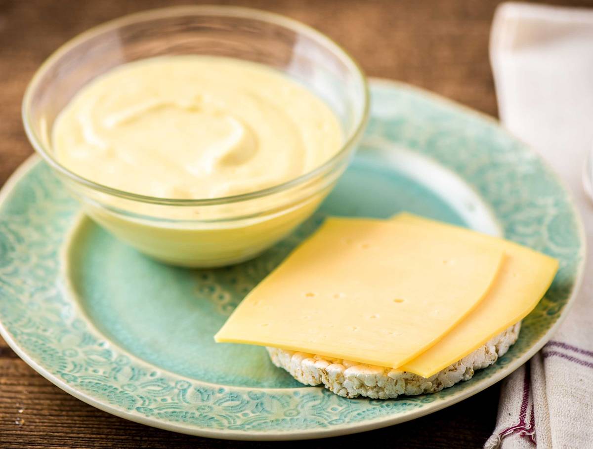 Speltwafels met oude kaas en mangokwark