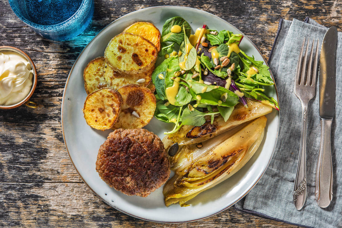 Meatier burger met gekaramelliseerd witloof