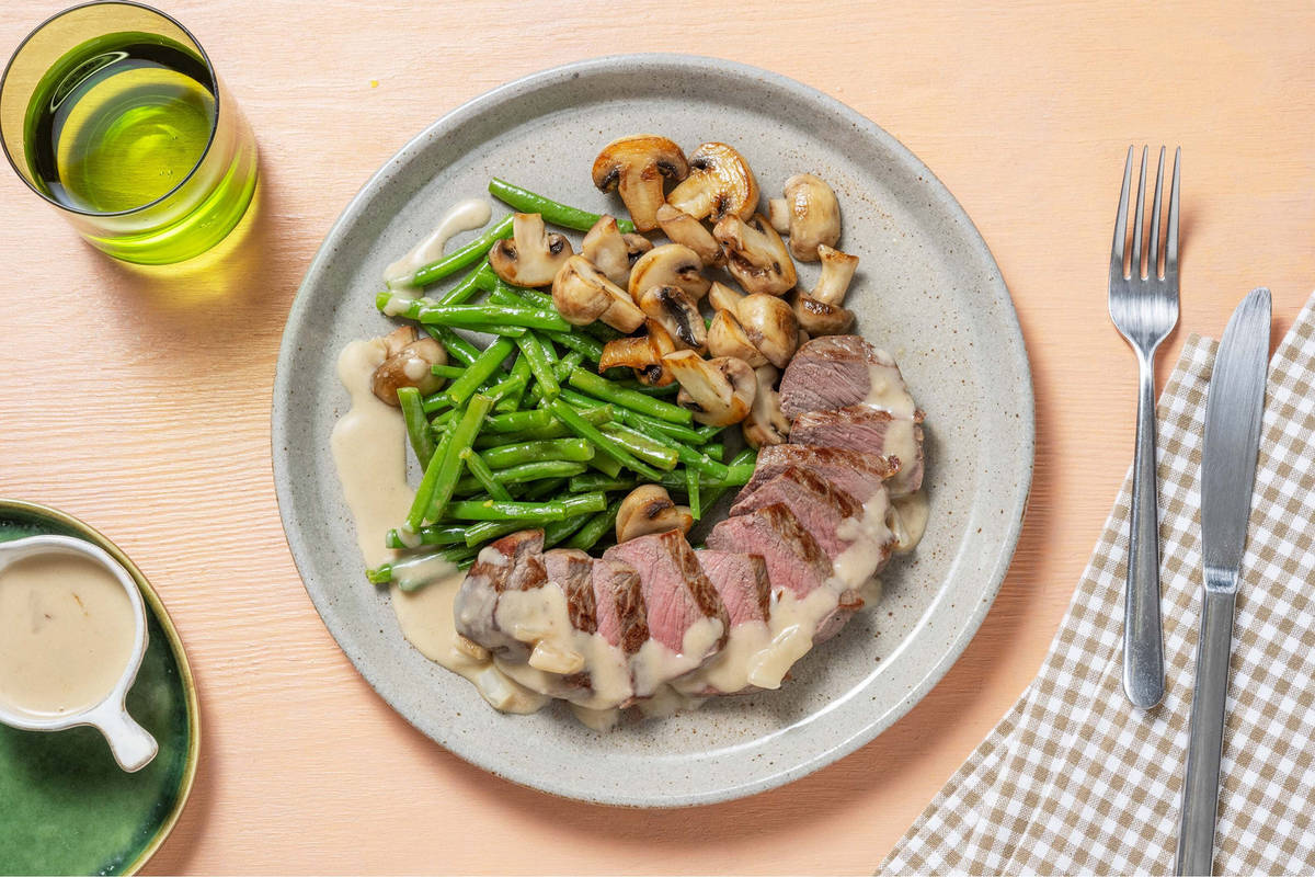 Steaks de bœuf et crème à la sauce Worcestershire faibles en glucides