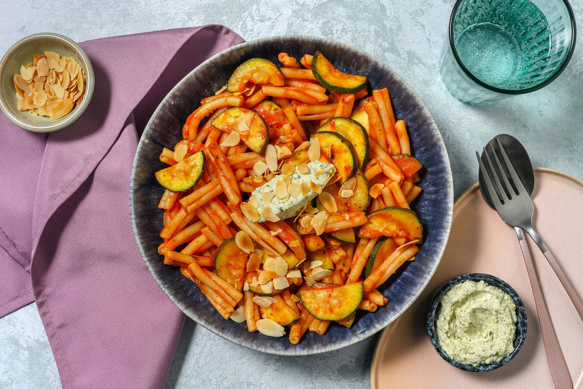 Strozzapreti mit Basilikum-Ricotta