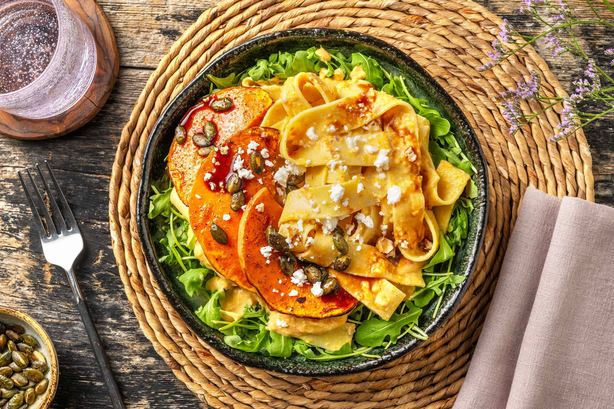 Tagliatelle met romige pompoensaus en geitenkaas