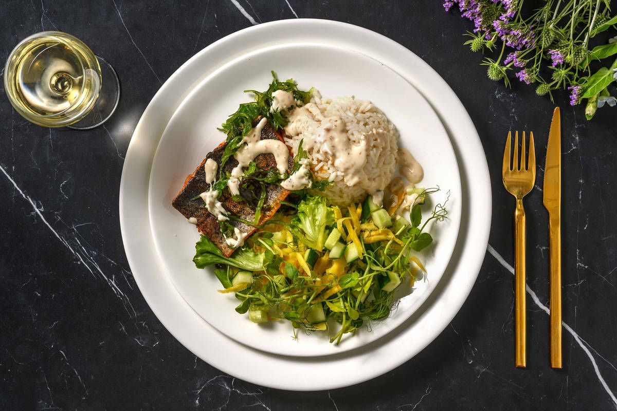 Gegrilde rode forel met een zeewiersalade