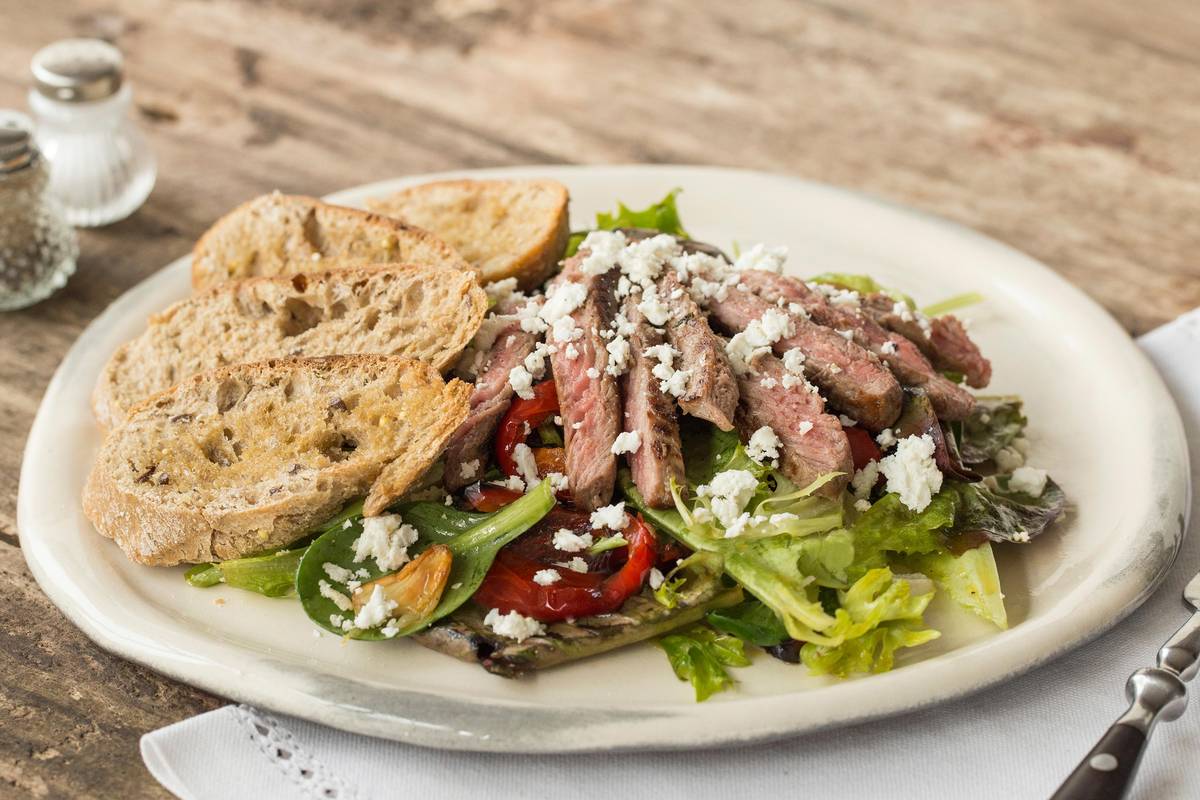 Unser Steakhouse-Ceasar-Salat