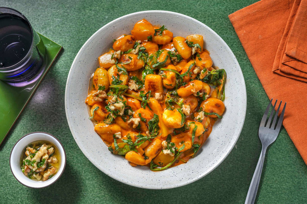 Vegane Gnocchi in Spinat-Tomaten-Sauce