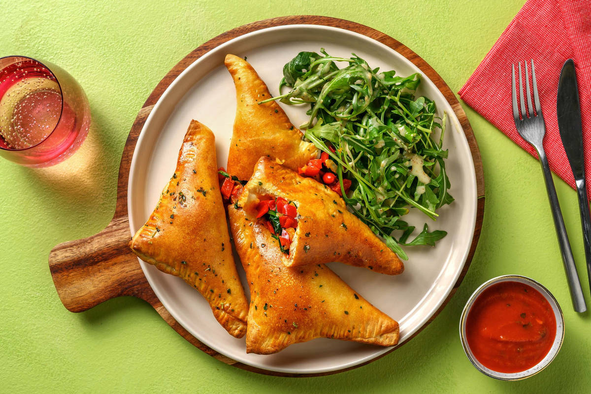 Mini-Calzones mit Spinat-Peperoni-Füllung