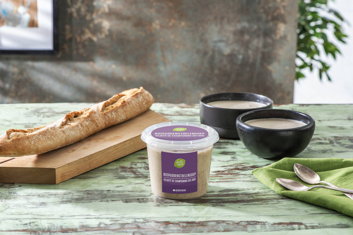 Verse bospaddenstoelensoep met biologische demi-baguette