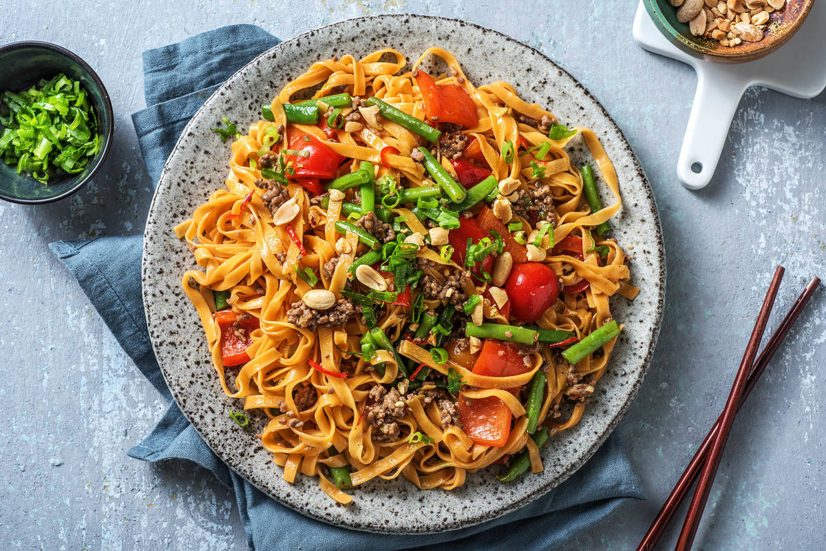 Vietnamesische Chilinudeln mit Rinderhackfleisch