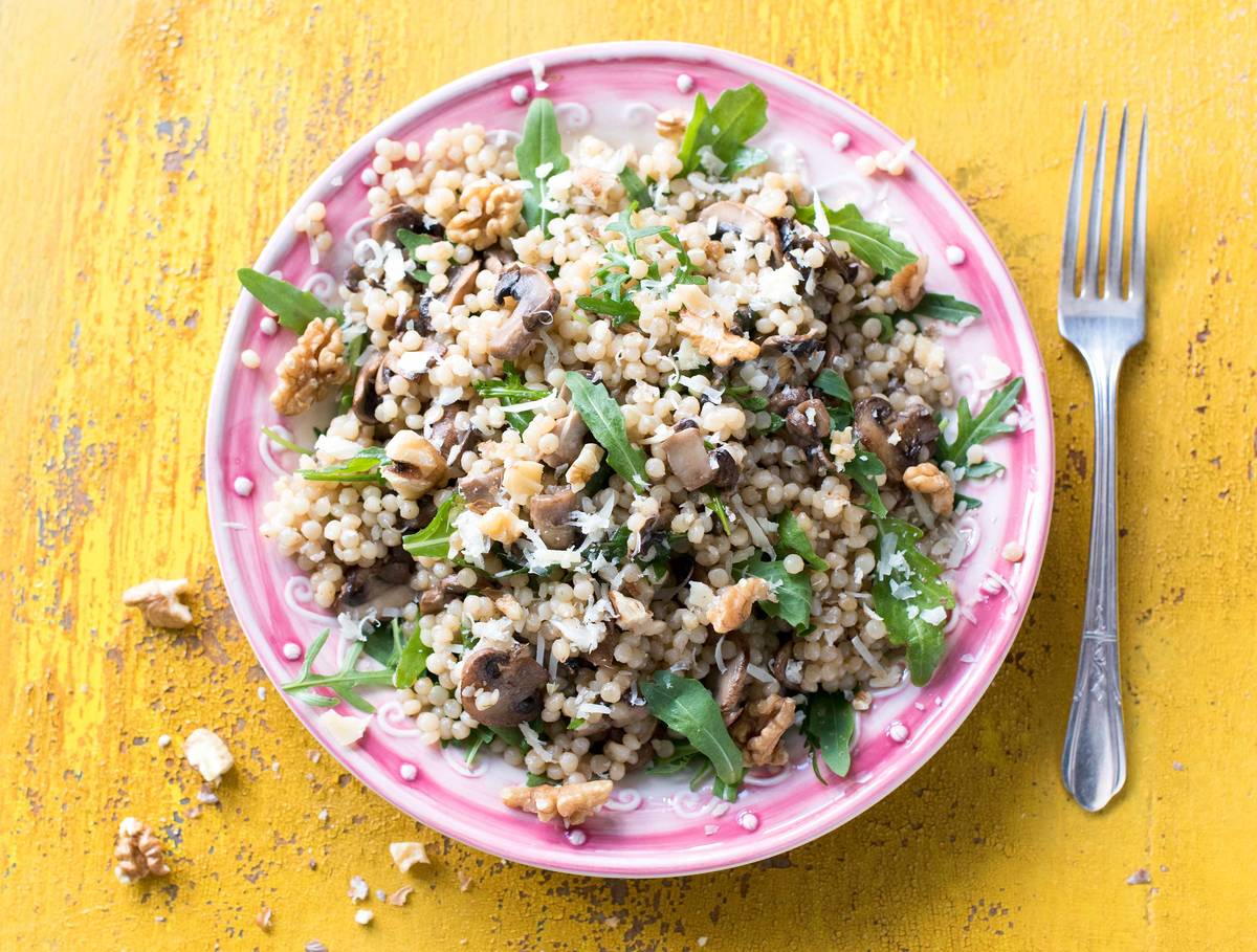 Winterse parelcouscous met champignons en gruyère
