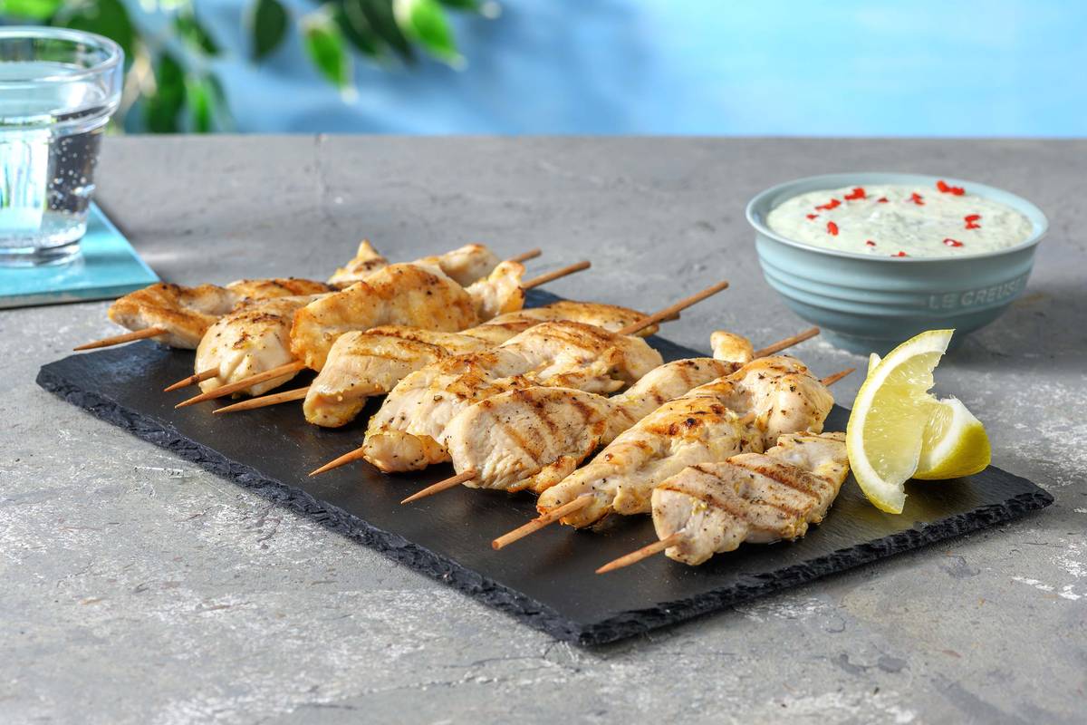 Zitronen-Hähnchen-Spieße mit cremigem Chimichurri