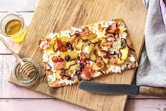 Bacon Apple Breakfast Flatbreads
