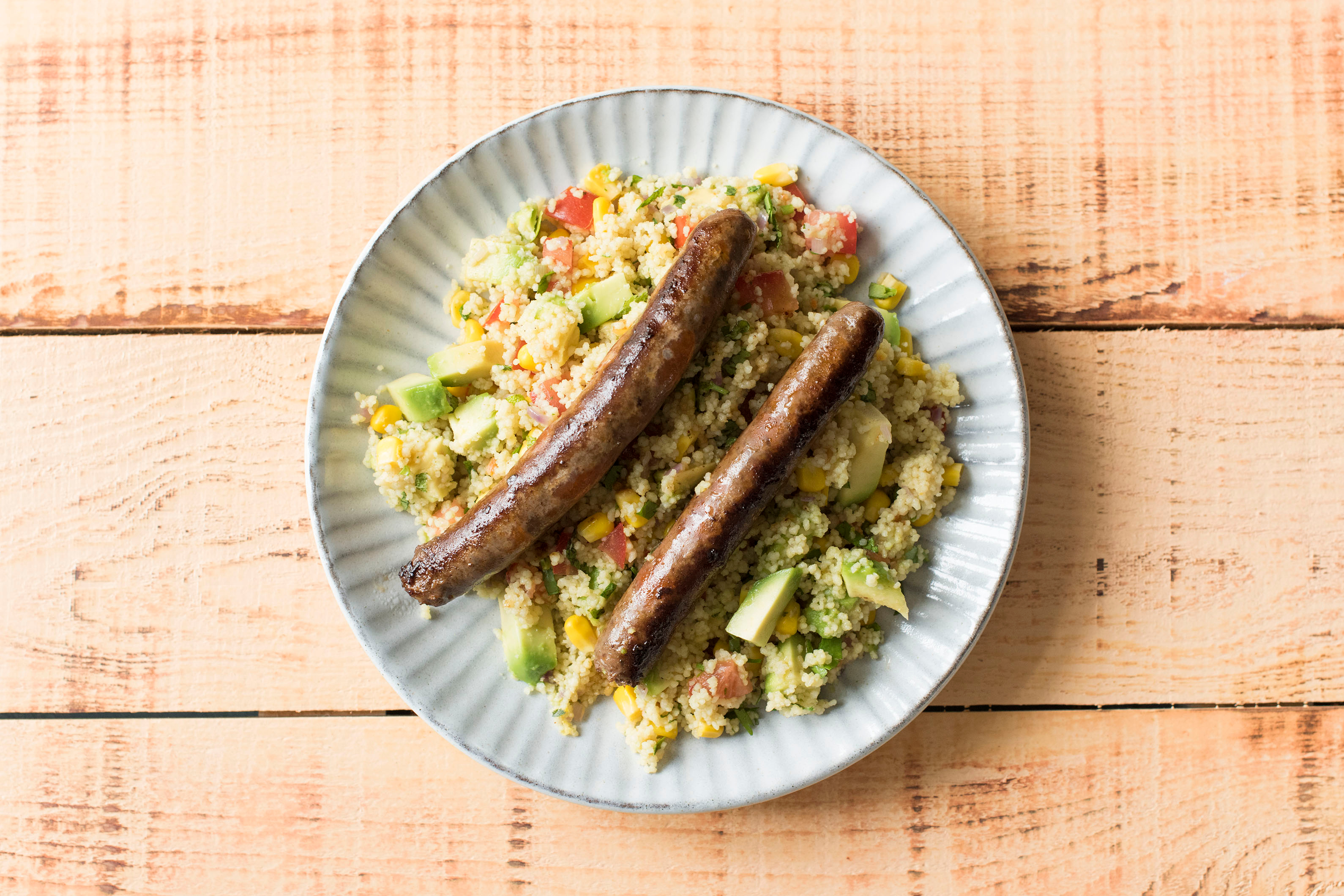 Pikante Lamm-Wurst mit Couscous-Salat