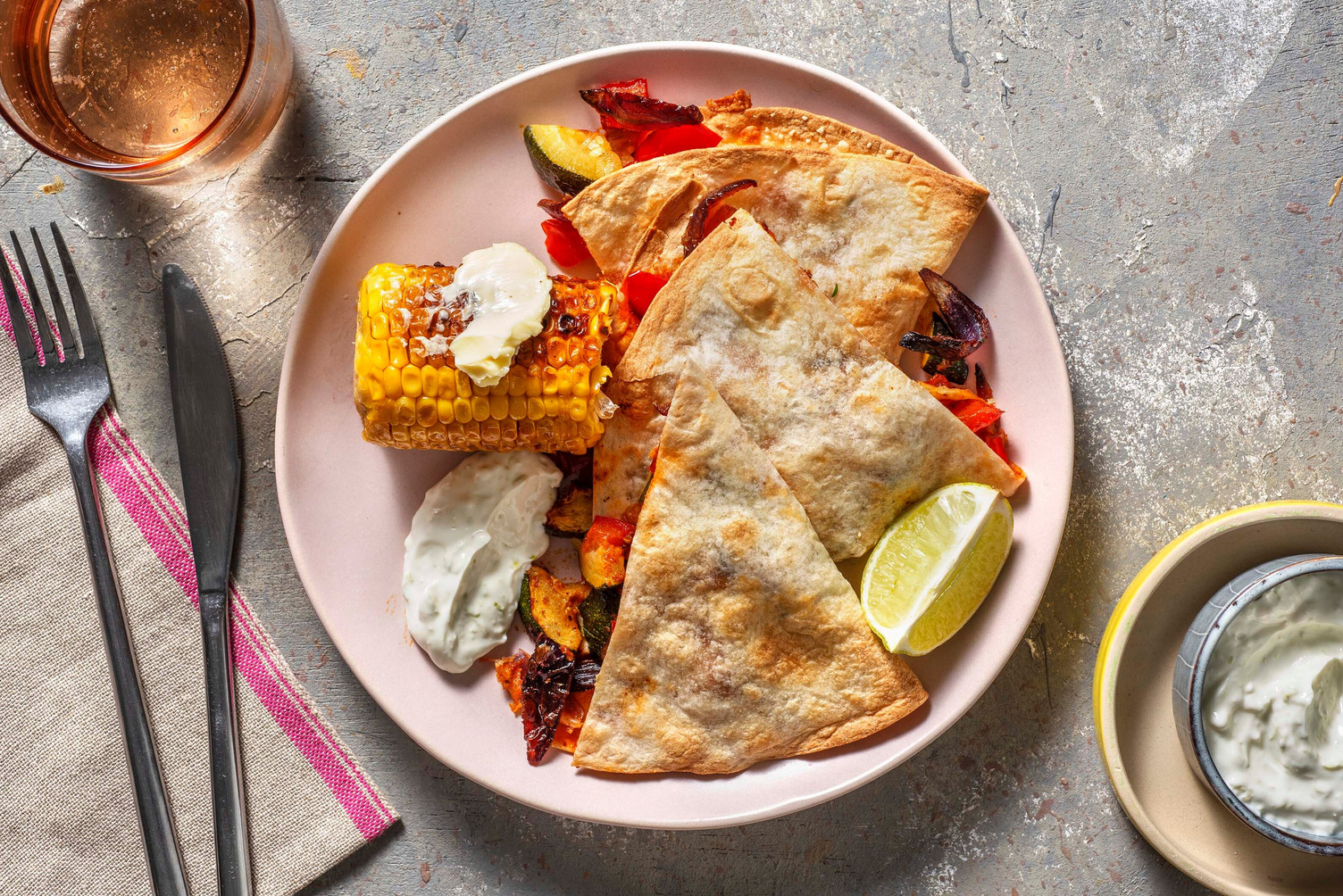 3-Käse-Quesadillas mit Ofengemüse