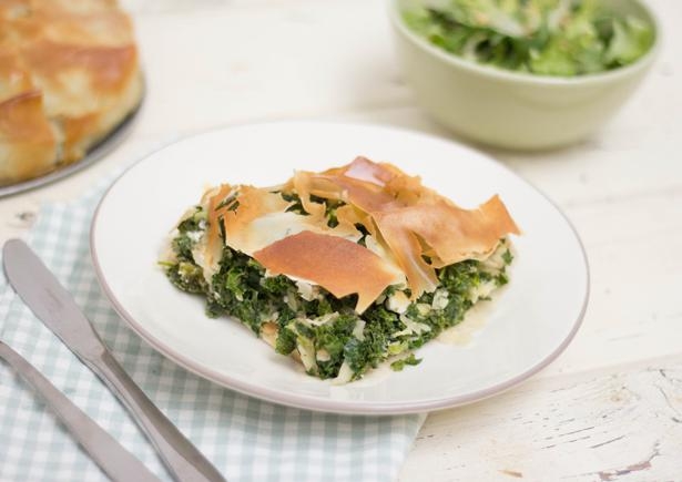 Boerenkooltaart met feta en pijnboompitten