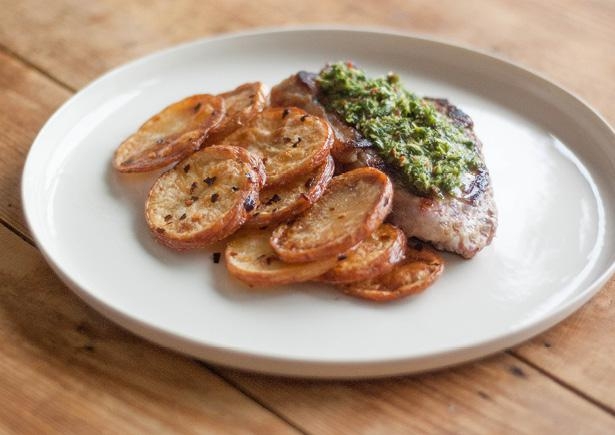 Biefstuk met chimichurri en bataat