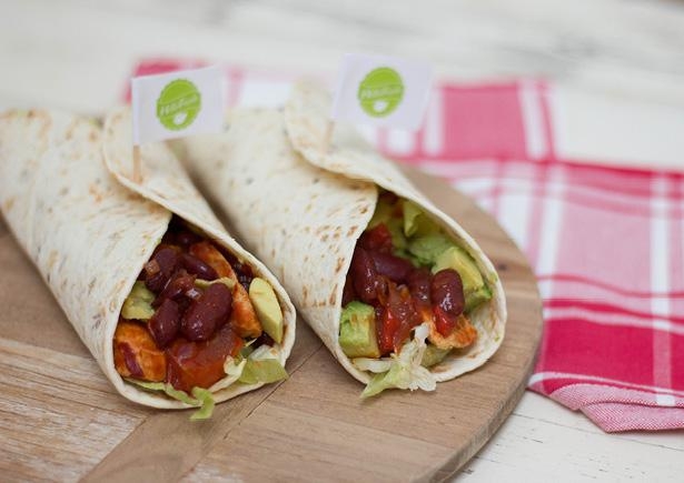Meergranenwraps met kipfilet, kidneybonen en avocado