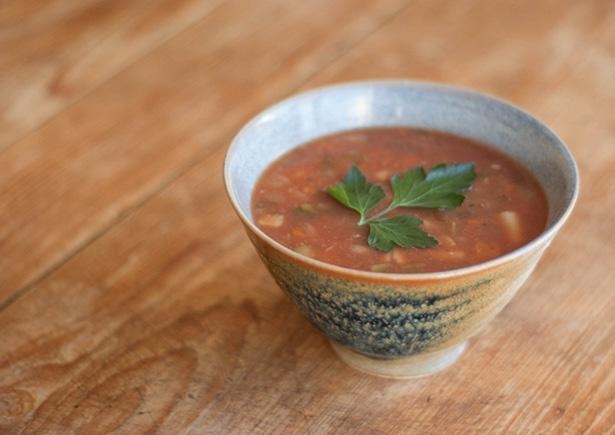 Italiaanse minestrone met wittekool, boterbonen en gruyère