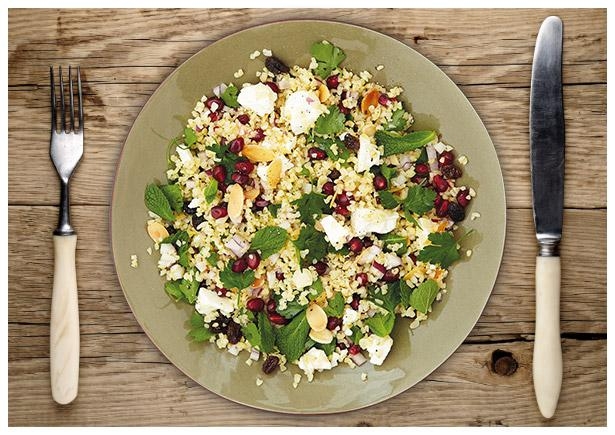 Bunter Bulgursalat mit Granatapfel und Feta