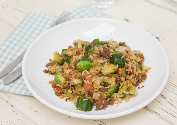 Oosterse gehaktschotel met kool in zoete ketjapsaus