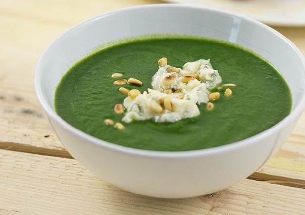 Spinazie-aardappelsoep met gorgonzola