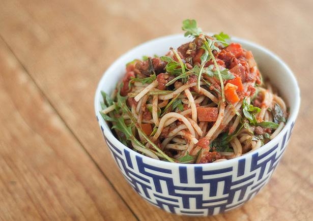 Spaghetti met linzen en tomaten-balsamicosaus