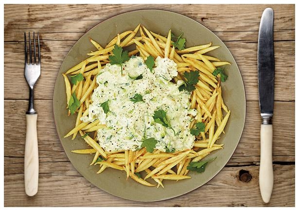 Feine Schupfnudeln in cremiger  Zucchini-Emmentaler-Soße