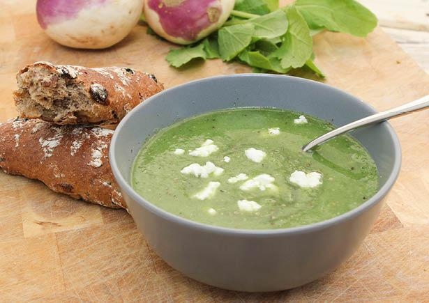 Meirapensoep met geitenkaas