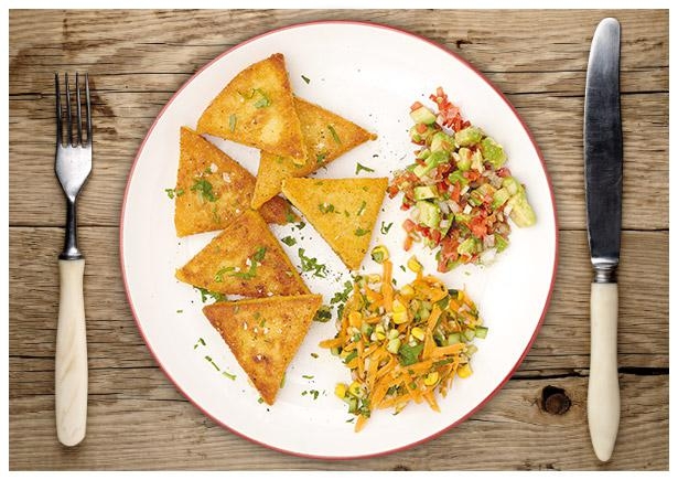 Knusprige Polenta-Ecken mit zweierlei Sommer-Relish