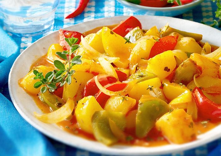 Kartoffelgulasch mit Paprika