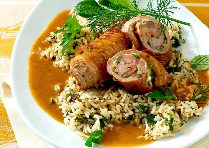 Schnitzelröllchen mit Kräuterreis
