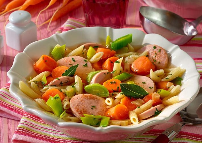 Nudeltopf mit Fleischwurst