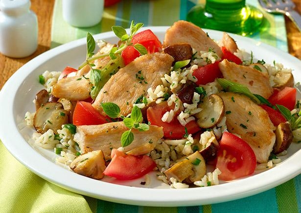 Hähnchenfilet auf Pilz-Kräuter-Salat