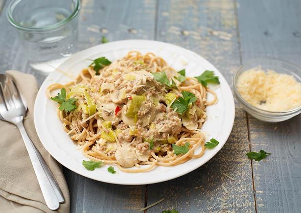 Spaghetti integrale met kalfsgehakt en grana padano