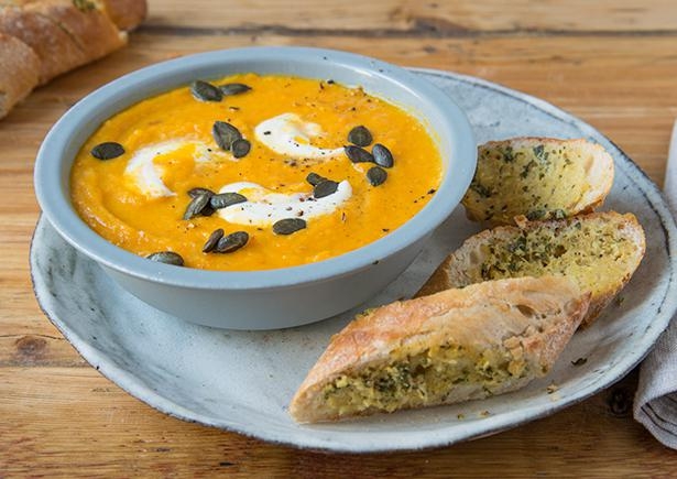 Delikate Karotten-Porree-Suppe