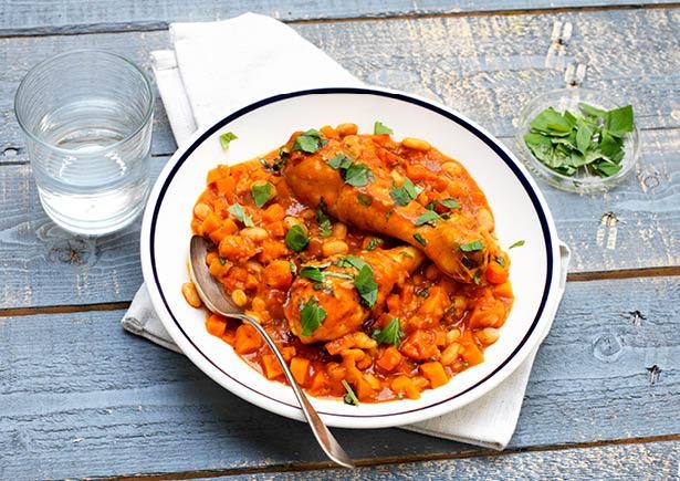 Stoofpotje met bataat, witte bonen en kipdrumsticks