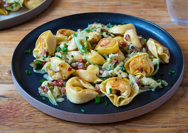 Tortellini mit Schinkenspeck-Sahnesoße