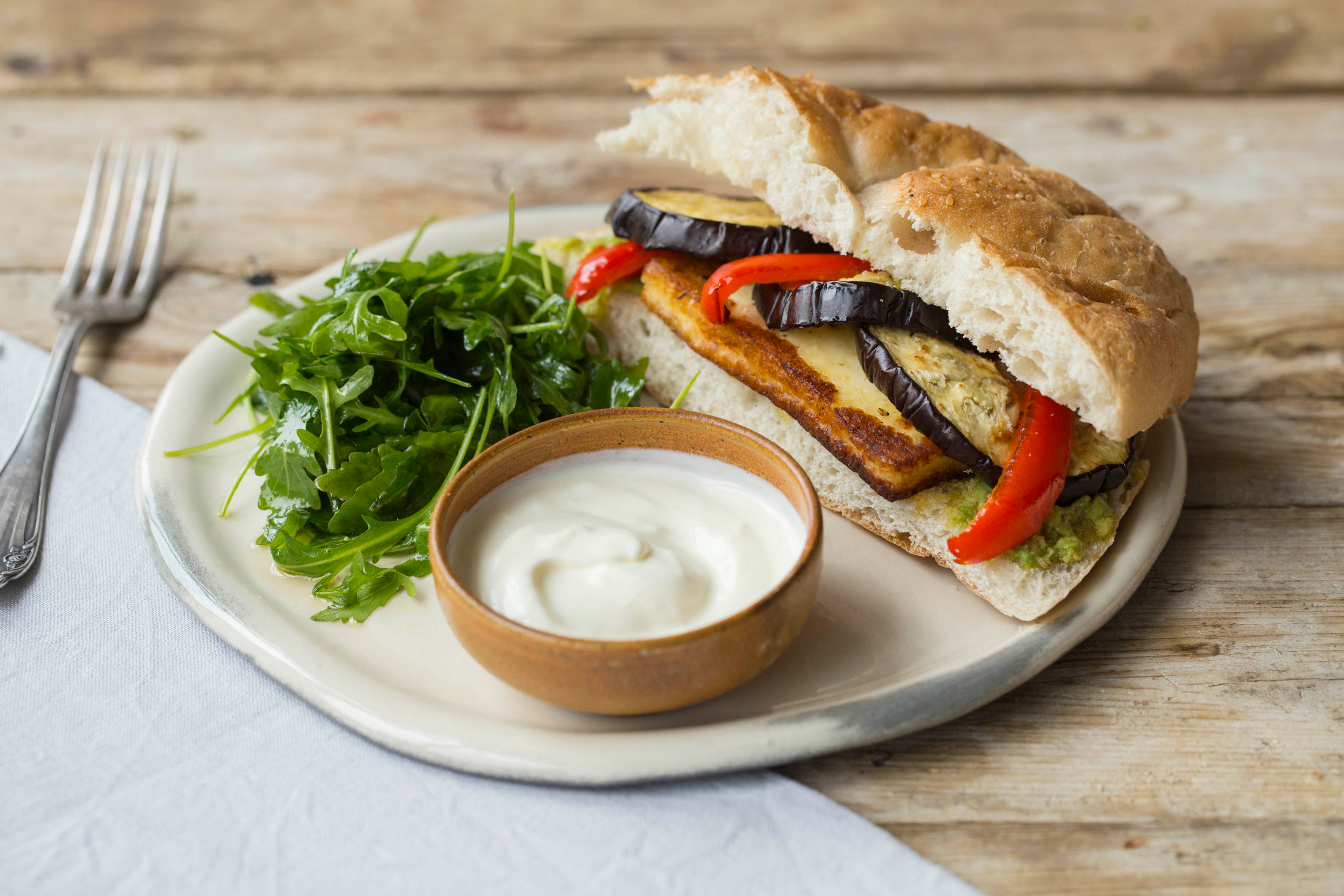 Fladenbrot-Sandwich mit Grillkäse