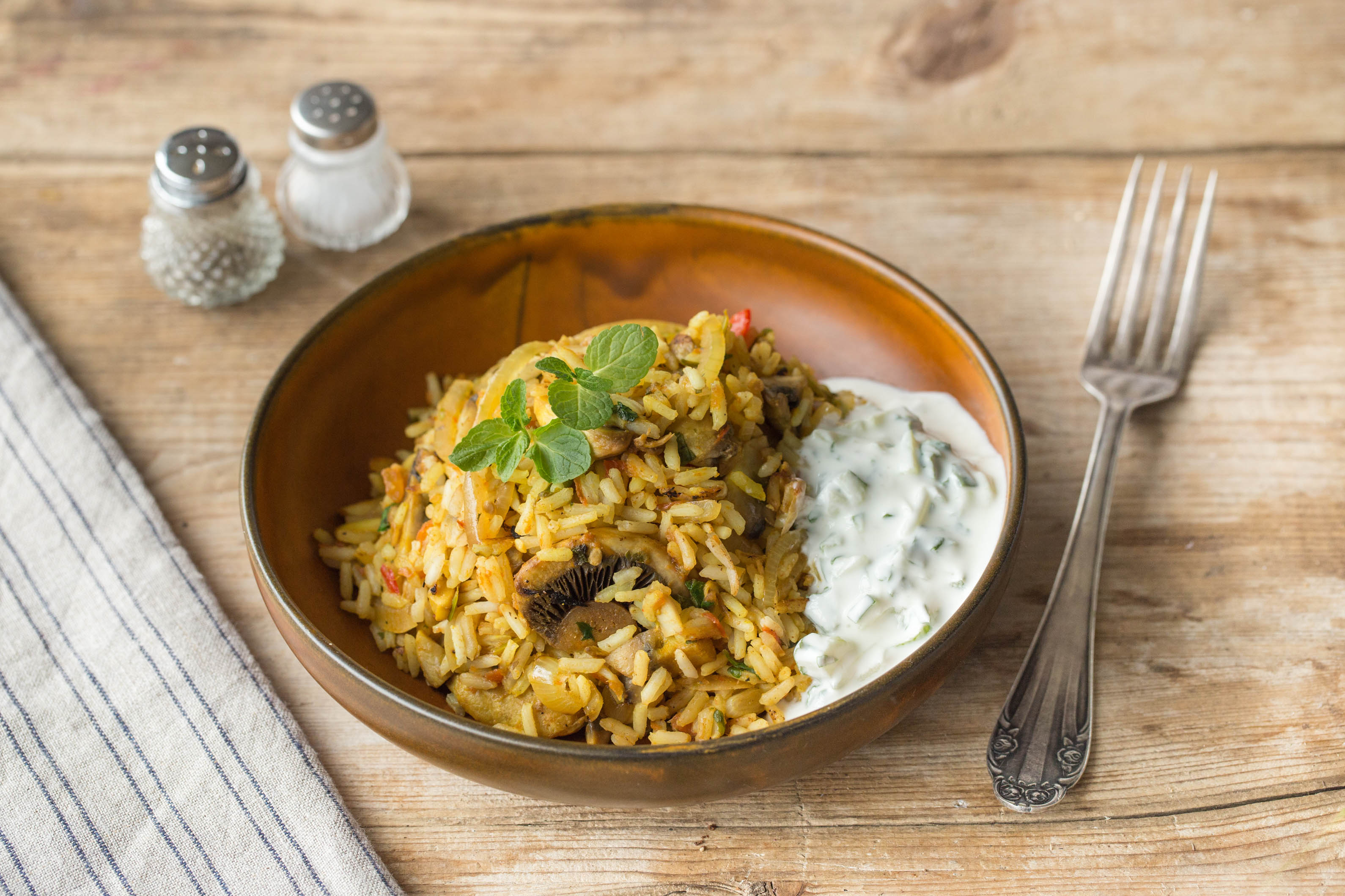 Indischer „Biriyani“ Champignon-Basmatireis-Eintopf