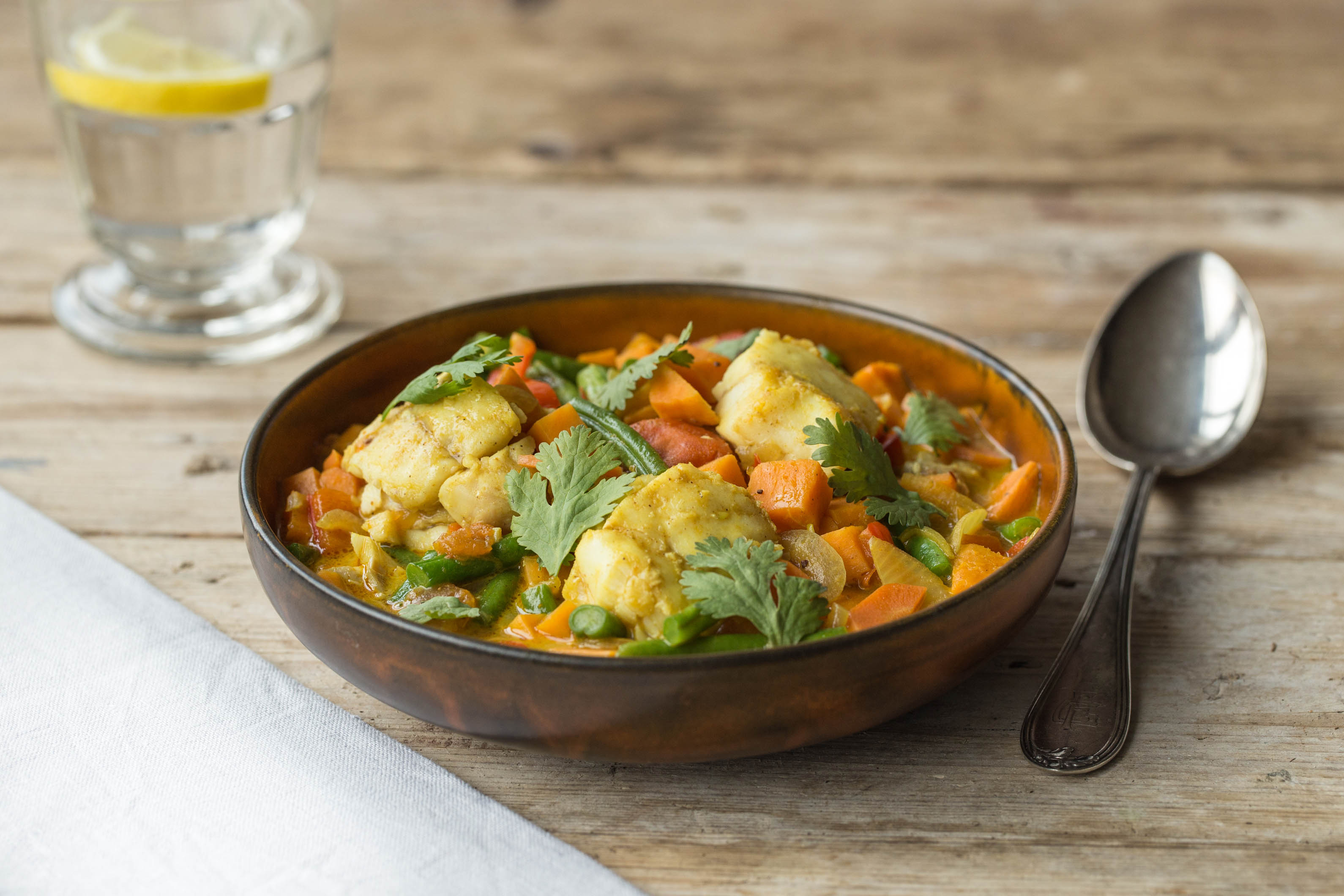 Indiase visstoof met verse koriander