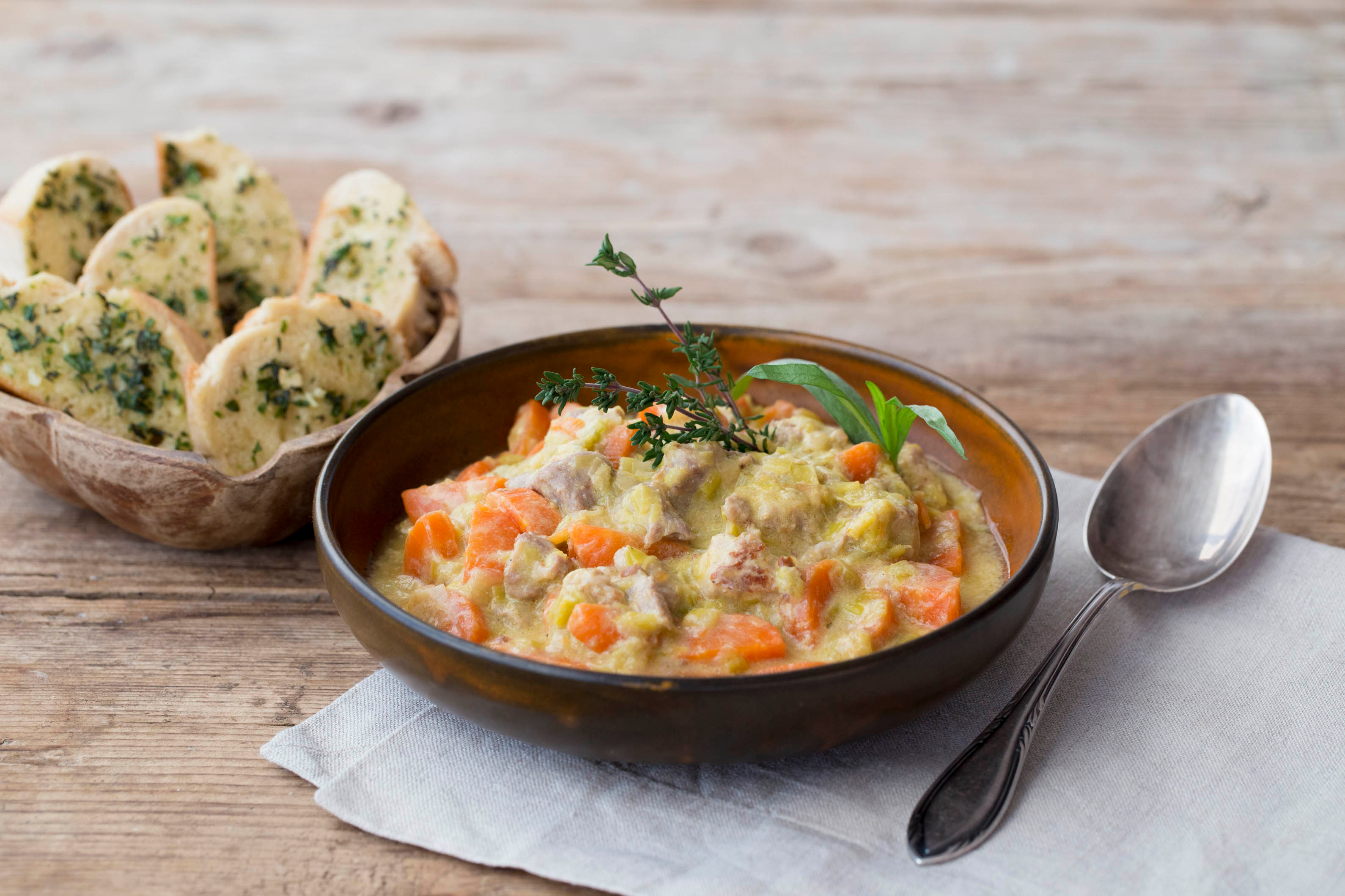 Französischer Schweinenacken-Eintopf