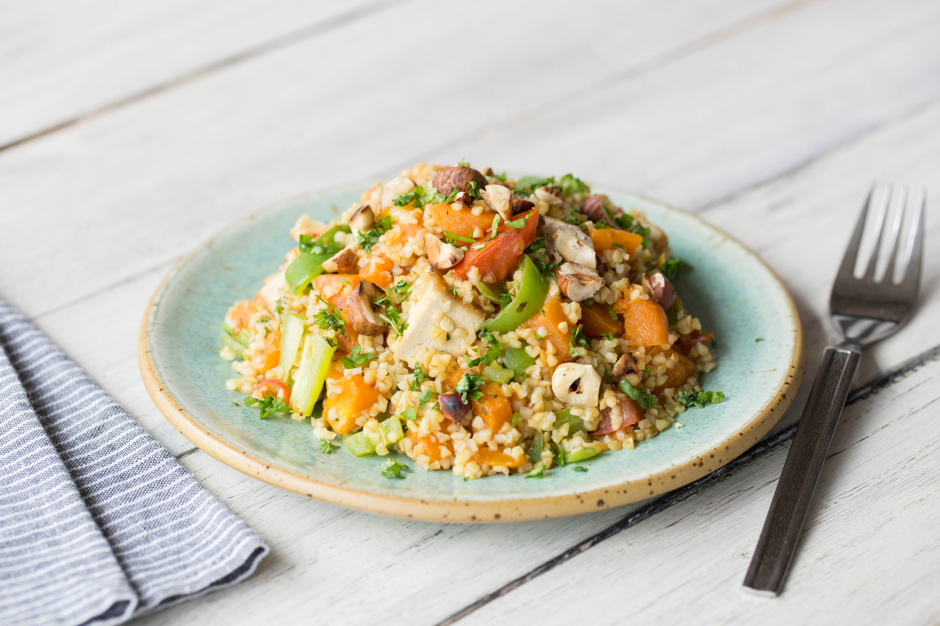 Bulgur met za’atar, Turkse peper, pompoen en hazelnoten