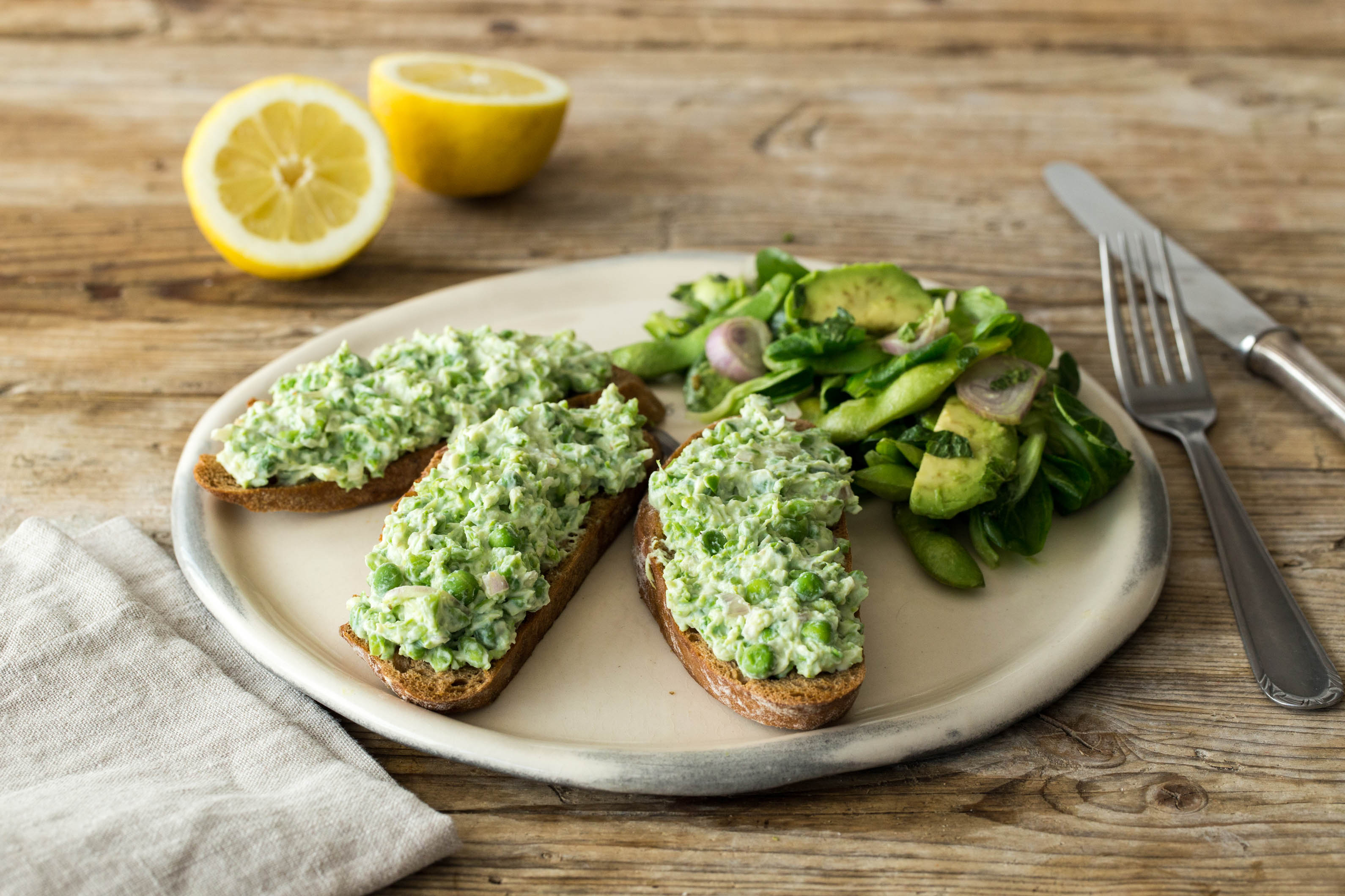 Creamy Ricotta & Pea Toasts