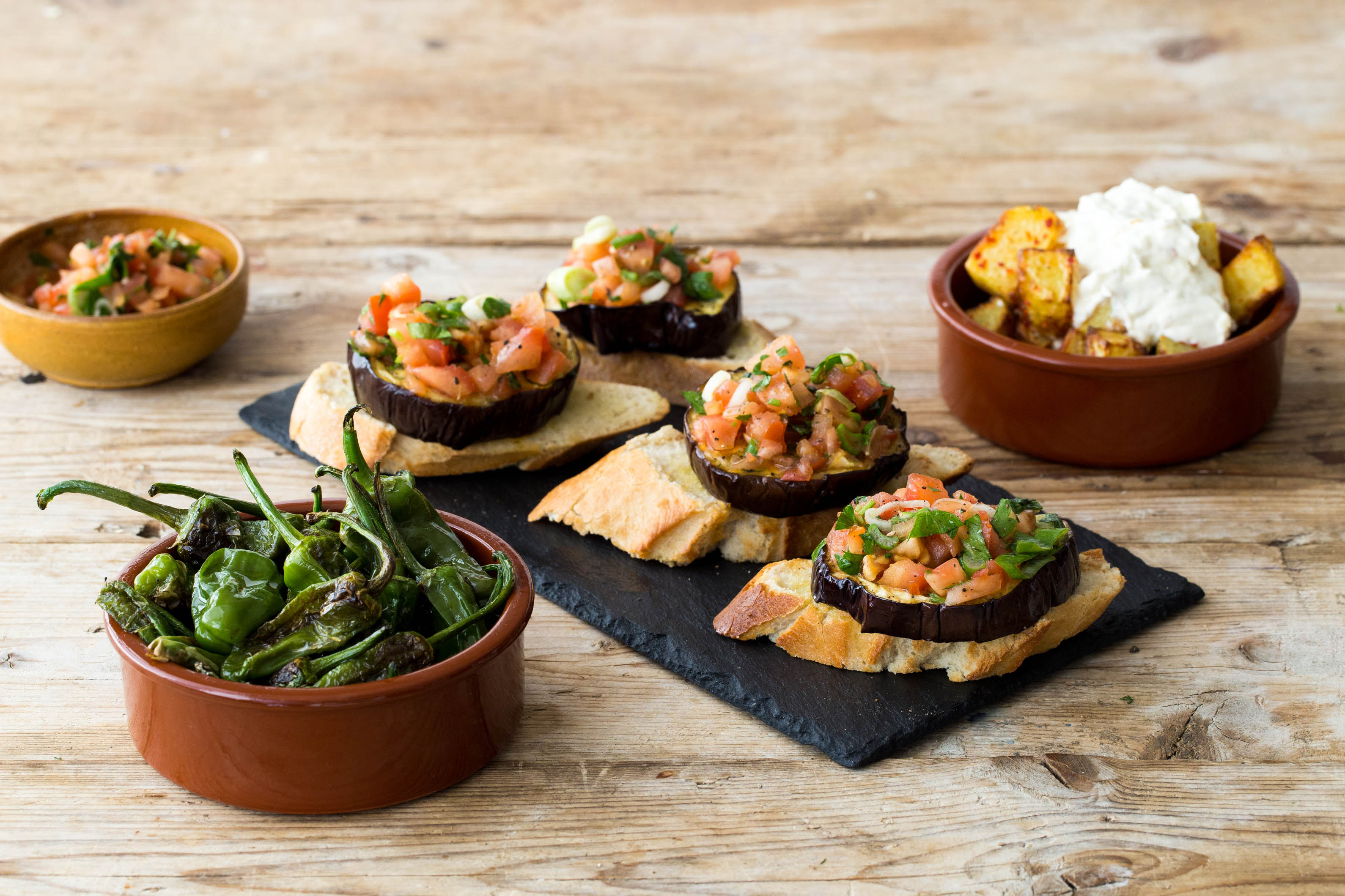 Spanische Tapas Variadas: