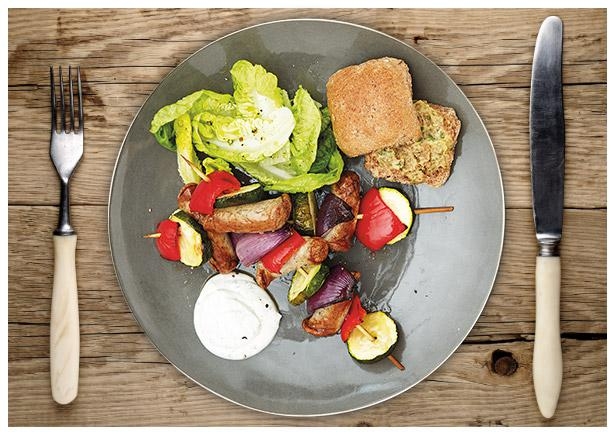 Bratwurst-Gemüse-Spieße aus dem Ofen