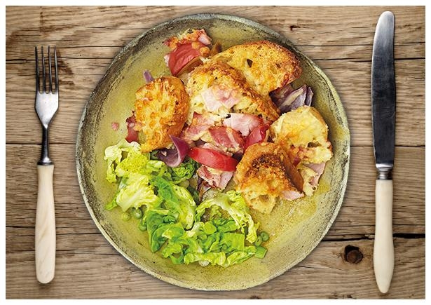 Delikater Ciabatta-Brotauflauf mit Farmer-Schinken