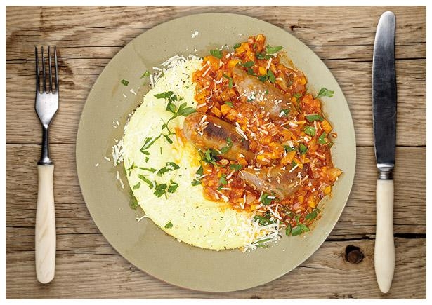 Salsiccia in feuriger Karotten-Tomaten-Soße