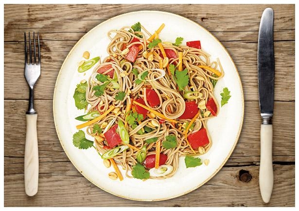 Erfrischender „Yakisoba“ Nudelsalat